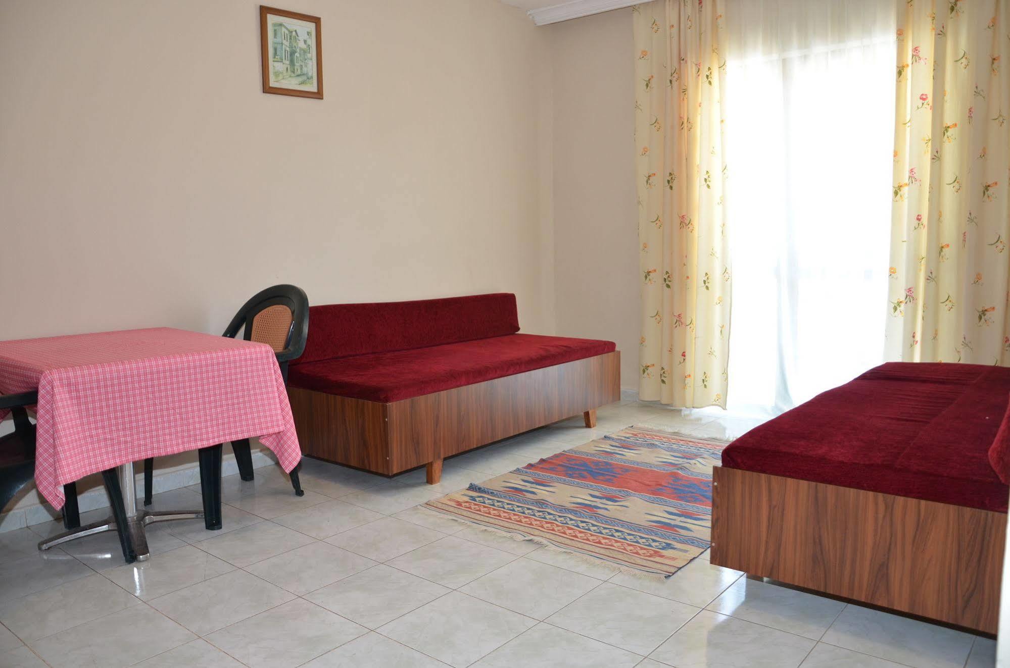 Can Apartments Турунч Екстериор снимка