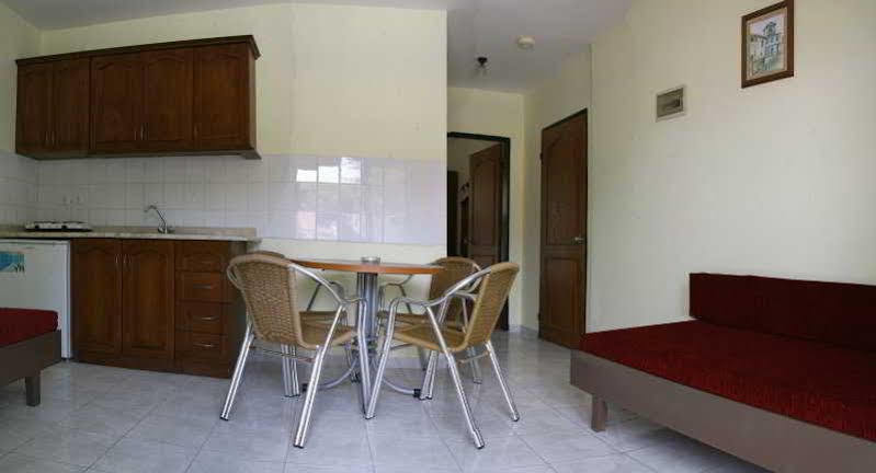 Can Apartments Турунч Екстериор снимка